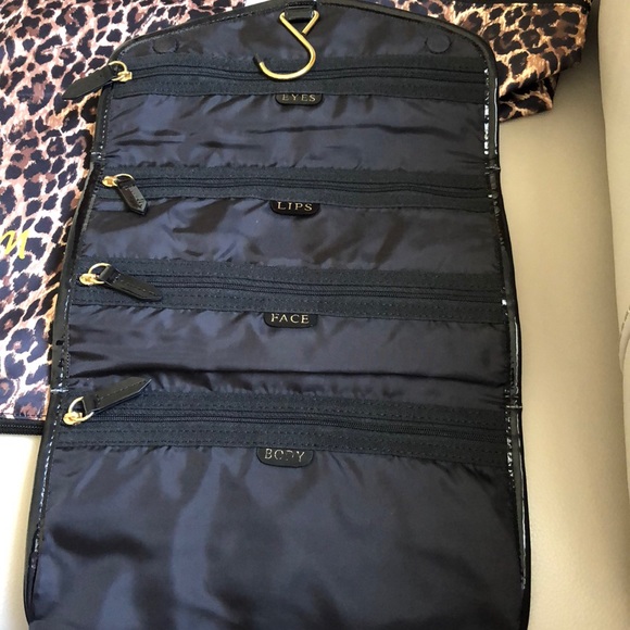 Cute travel laundry bag and two cosmetics bags - Picture 3 of 5